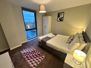 Laptop workspace, soundproofing, iron/ironing board, free WiFi