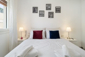 1 chambre, fer et planche à repasser, Wi-Fi gratuit, draps fournis