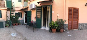 Exterior detail - Casa Maya Catania Ognina waterfront CIN: IT087015C2VV8HVJ93 (Catania)