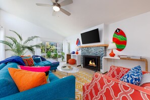 TV, fireplace, DVD player - Last Minute Discount! Townhome w/ Resort Amenities + Beach Access (Solana Beach)
