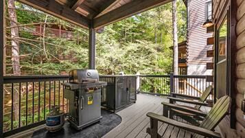 Cabin, 2 Bedrooms | BBQ/picnic Area