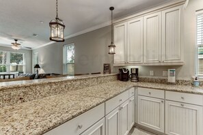 Condo, 3 Bedrooms | Interior