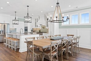Dining - Fish-n-chips By The Sea 6 Bedroom Home by RedAwning (Supply)