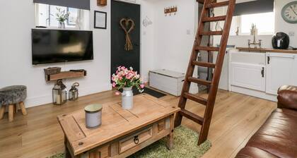 High Wreah Bolt Hole