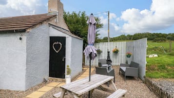 Cottage | Outdoor dining