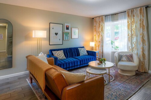 Stylish Family Loveland Home | Quiet Yard • Dog OK