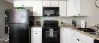 Stylish Family Loveland Home | Quiet Yard • Dog OK