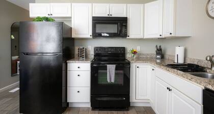 Stylish Family Loveland Home | Quiet Yard • Dog OK