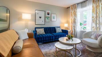 Smart TV, fireplace, offices
