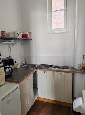 Utensilis de cuina, vaixella i coberteria 