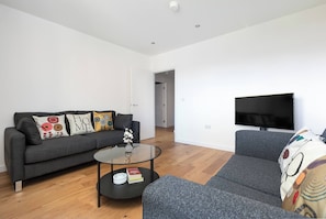 Appartement, 3 chambres | Salle de séjour