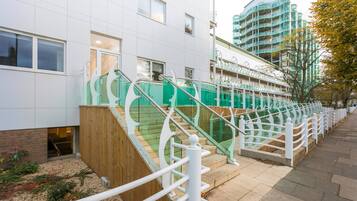 Apartment, 2 Bedrooms | Property grounds