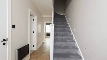 Apartment, 4 Bedrooms | Interior