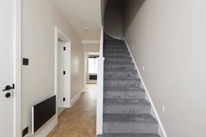 Interior - Skyvillion -4bed Cozy Cockfosters Apt Mins To Tube (Barnet)