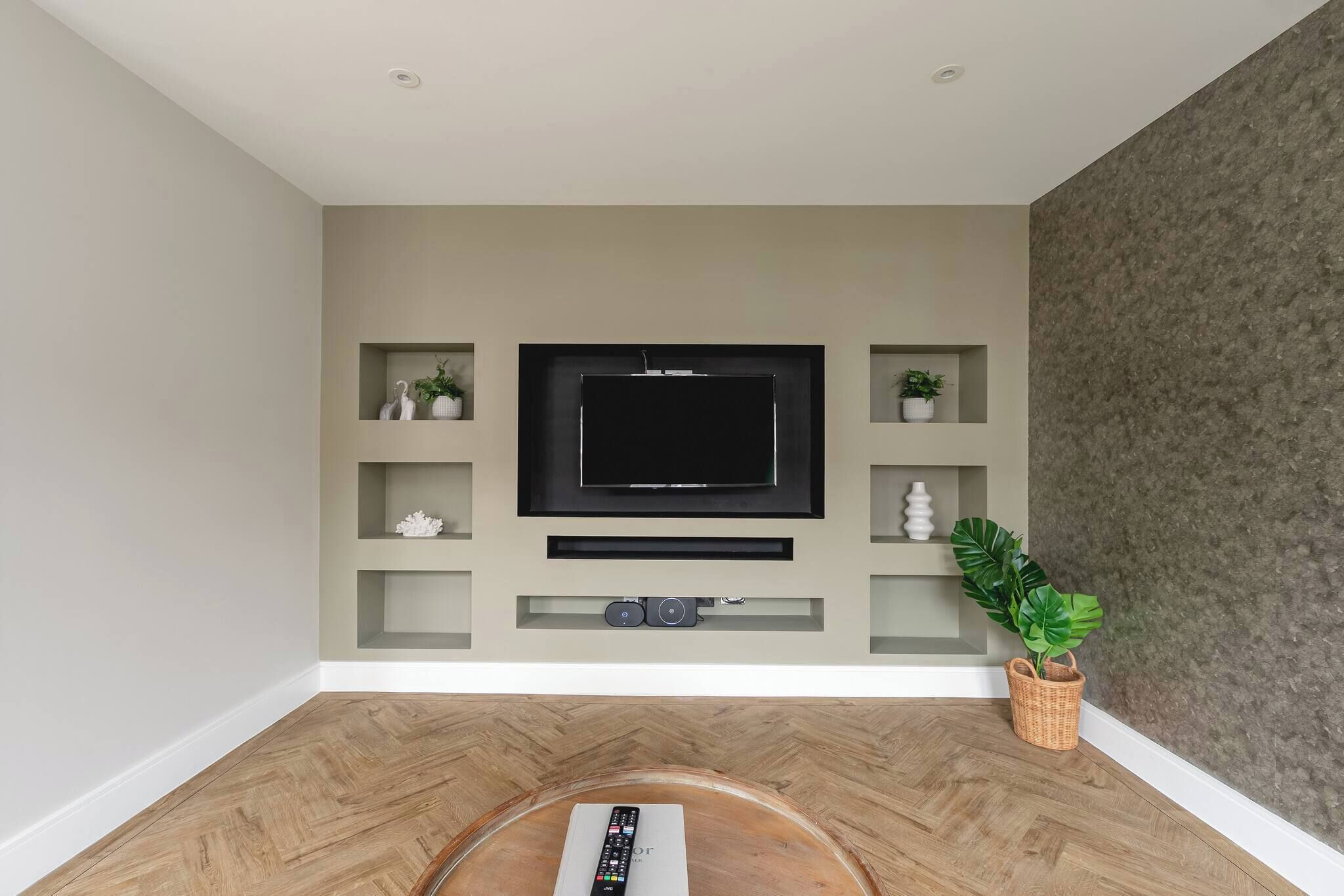 Apartment, 4 Bedrooms | Room amenity
