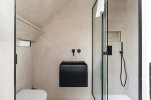 Apartamento, 4 quartos | Banheiro