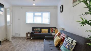 Apartment, 3 Bedrooms | Living area