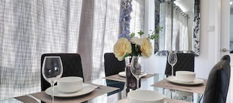 Skyvillion - Valley Way - 3bed House In Stevenage