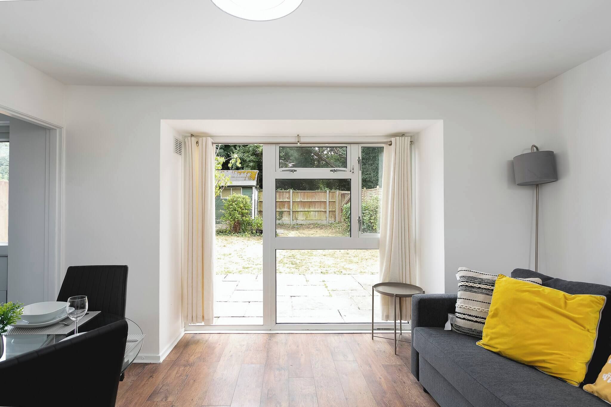 Apartment, 2 Bedrooms | Living area
