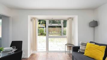 Apartment, 2 Bedrooms | Living area