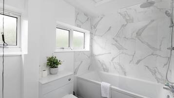Apartment, 2 Bedrooms | Bathroom