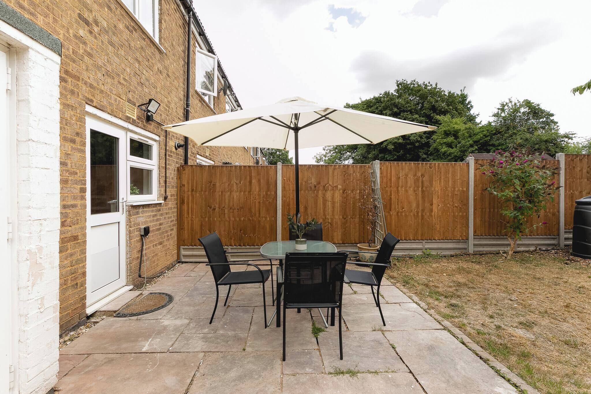Apartment, 2 Bedrooms | Outdoor dining