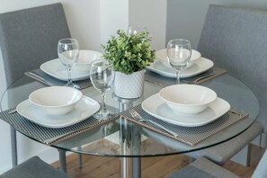Dining - Skyvillion 2 Bed Apt London Excel O2 Arena (London)