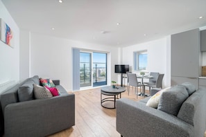 Apartment, 2 Bedrooms | Living area
