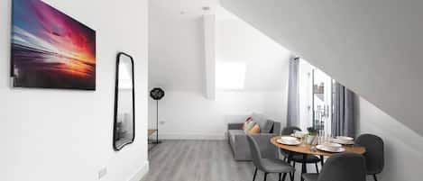 Apartment, 1 Bedroom | Dining