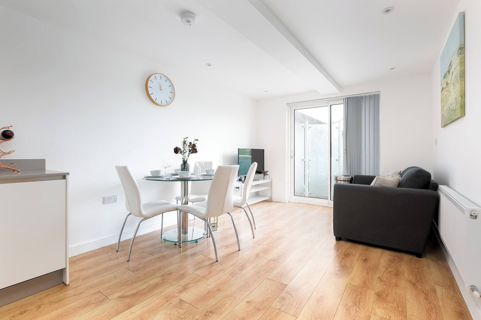 Apartment, 3 Bedrooms | Dining