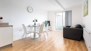 Apartemen, 3 kamar tidur | Tempat makan