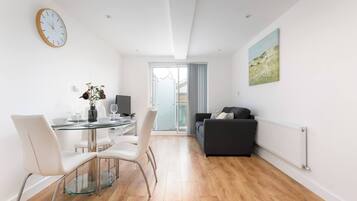 Apartment, 3 Bedrooms | Room amenity