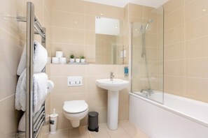 Apartment, 3 Bedrooms | Bathroom - Skyvillion 2bed Enfield Flat W Balcony - Parking (Enfield)