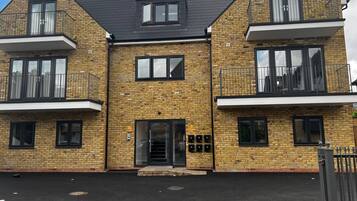 Apartment, 1 Bedroom | Front of property