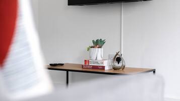 Apartment, 1 Bedroom | Living room