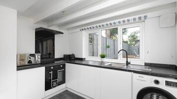 Apartment, 2 Bedrooms | Interior