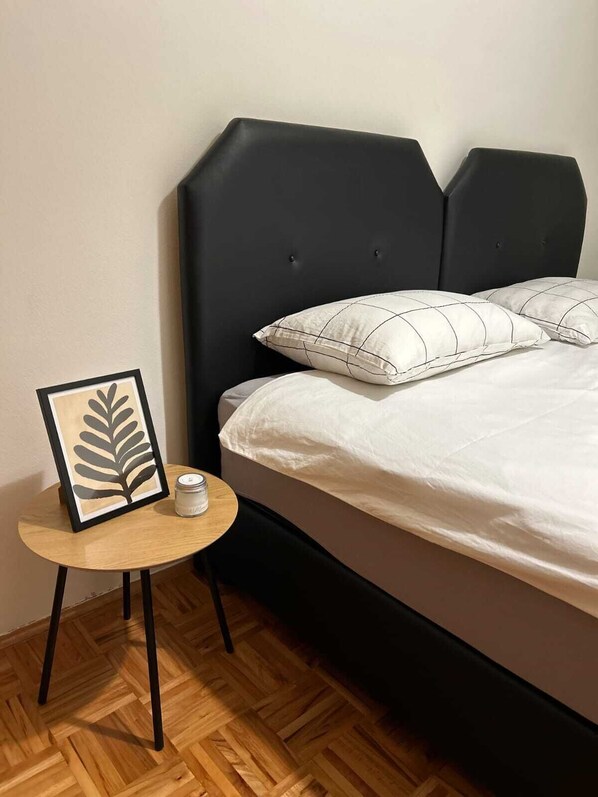 2 chambres, fer et planche à repasser, Wi-Fi, literie fournie