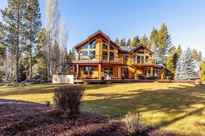 Exterior - PONY47 - Stunning River Front Home, Community Pool (Sunriver)