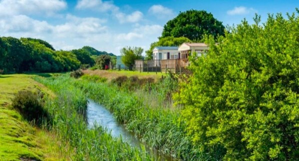 Property grounds - Gold 10 - Cornish Coastal Retreats (Saint Hilary,)