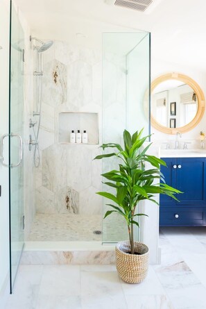 Shower, hair dryer, towels, soap - Luxury Nantucket Getaway | Hot Tub (Nantucket)