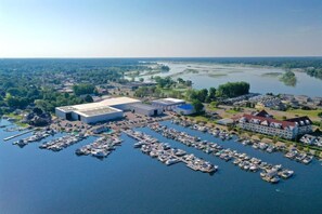 Marina - Gorgeous 3 bedroom, 3 bath Spring Lake Condo (Spring Lake)