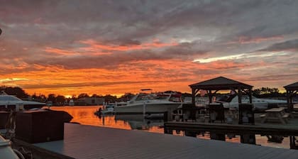 Gorgeous 3 bedroom, 3 bath Spring Lake Condo