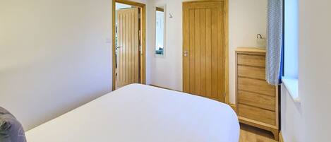 1 Schlafzimmer, Schreibtisch, Bügeleisen/Bügelbrett, WLAN