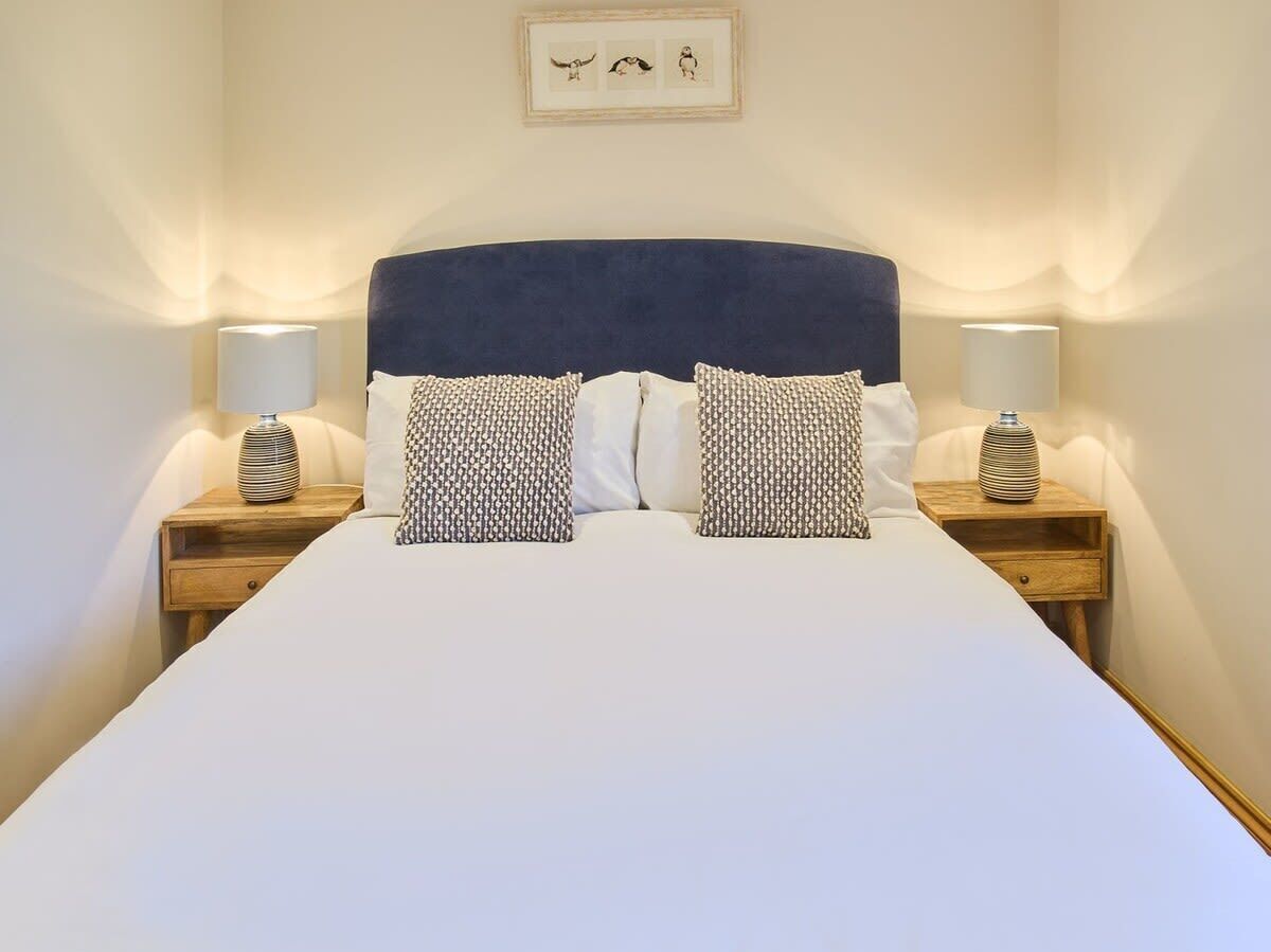 1 chambre, bureau, fer et planche à repasser, Wi-Fi