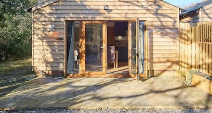 Host & Stay | Oak Barn