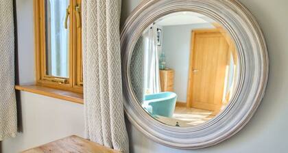 Host & Stay | Orchard Barn