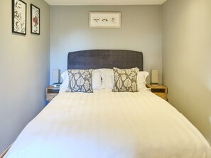 1 chambre, bureau, fer et planche à repasser, Wi-Fi