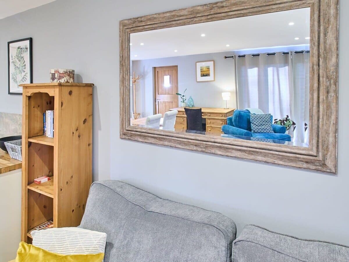 Orchard Barn, Bonnington - Host & Stay
