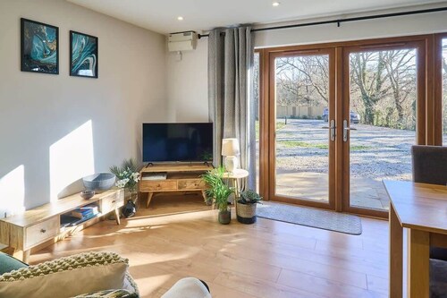 Host & Stay | Willow Barn