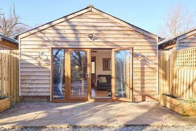 Host & Stay | Willow Barn